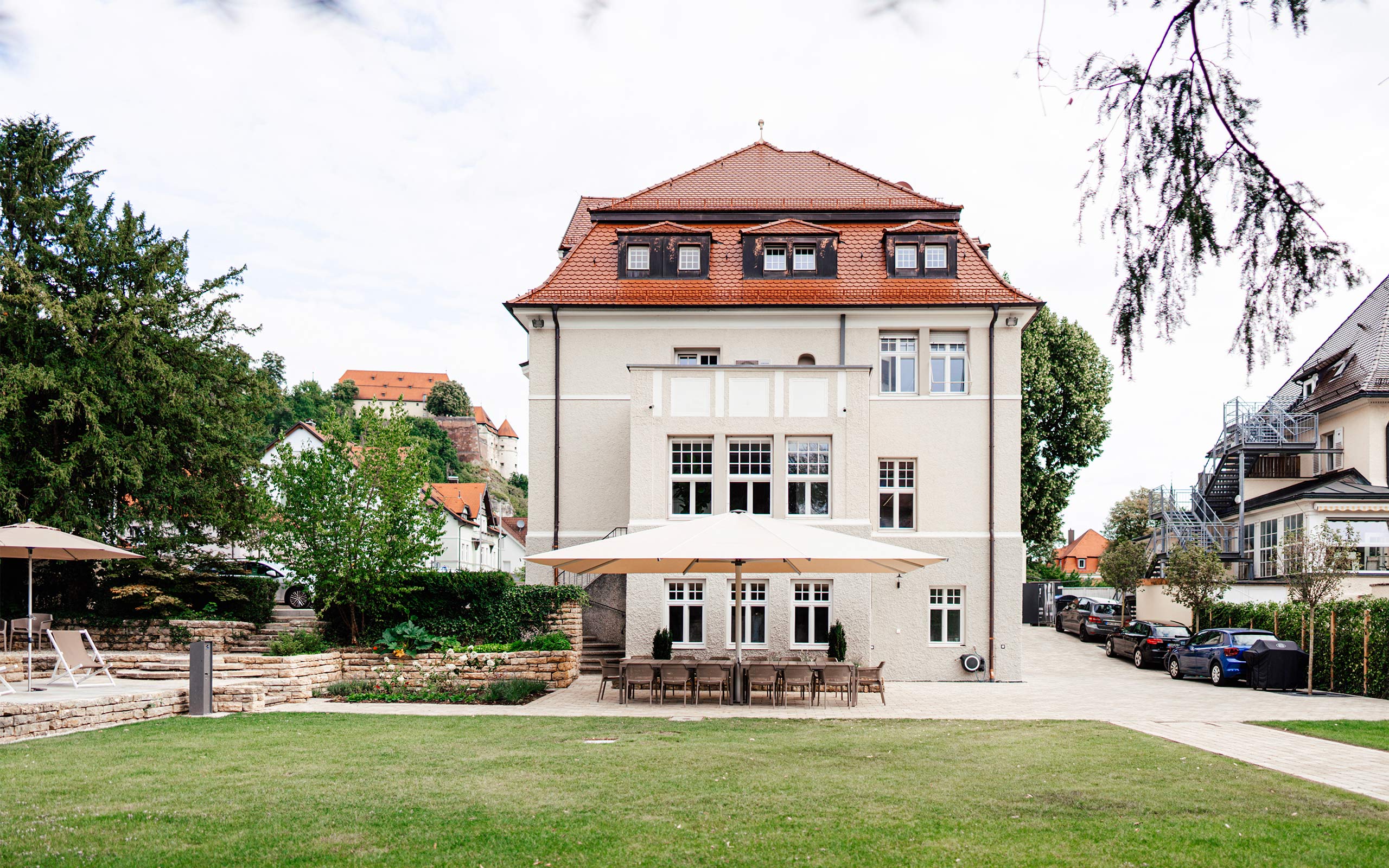 Aussenaufnahme des Gebäude von Wolf Planung. Mitgestaltung und Einrichtung Bürogebäude in Heidenheim.